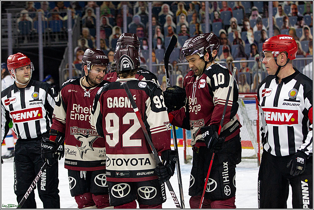 PENNY DEL;  Koelner Haie - Straubing Tigers; Koeln, 14.04.2021